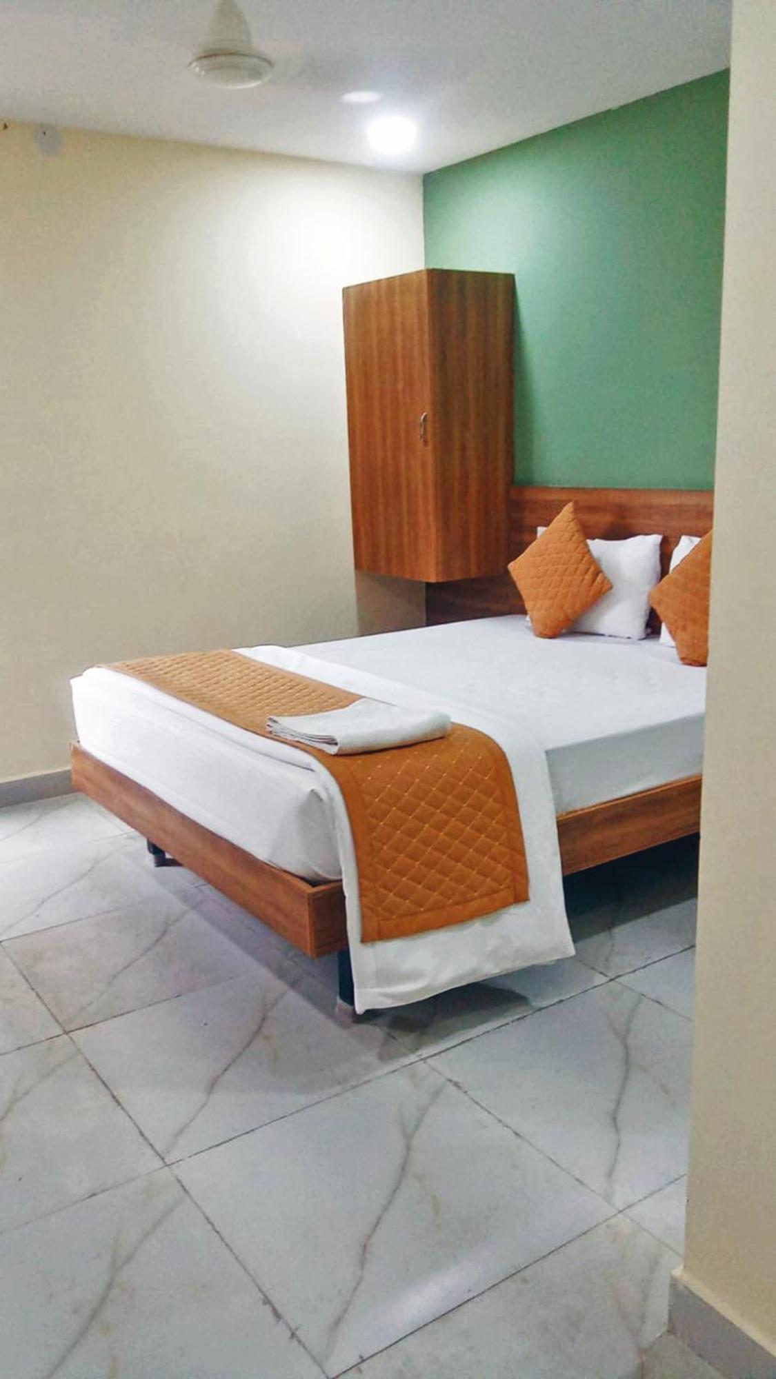 Udupi Deluxe Lodge Gulbarga Kalaburagi Exterior foto