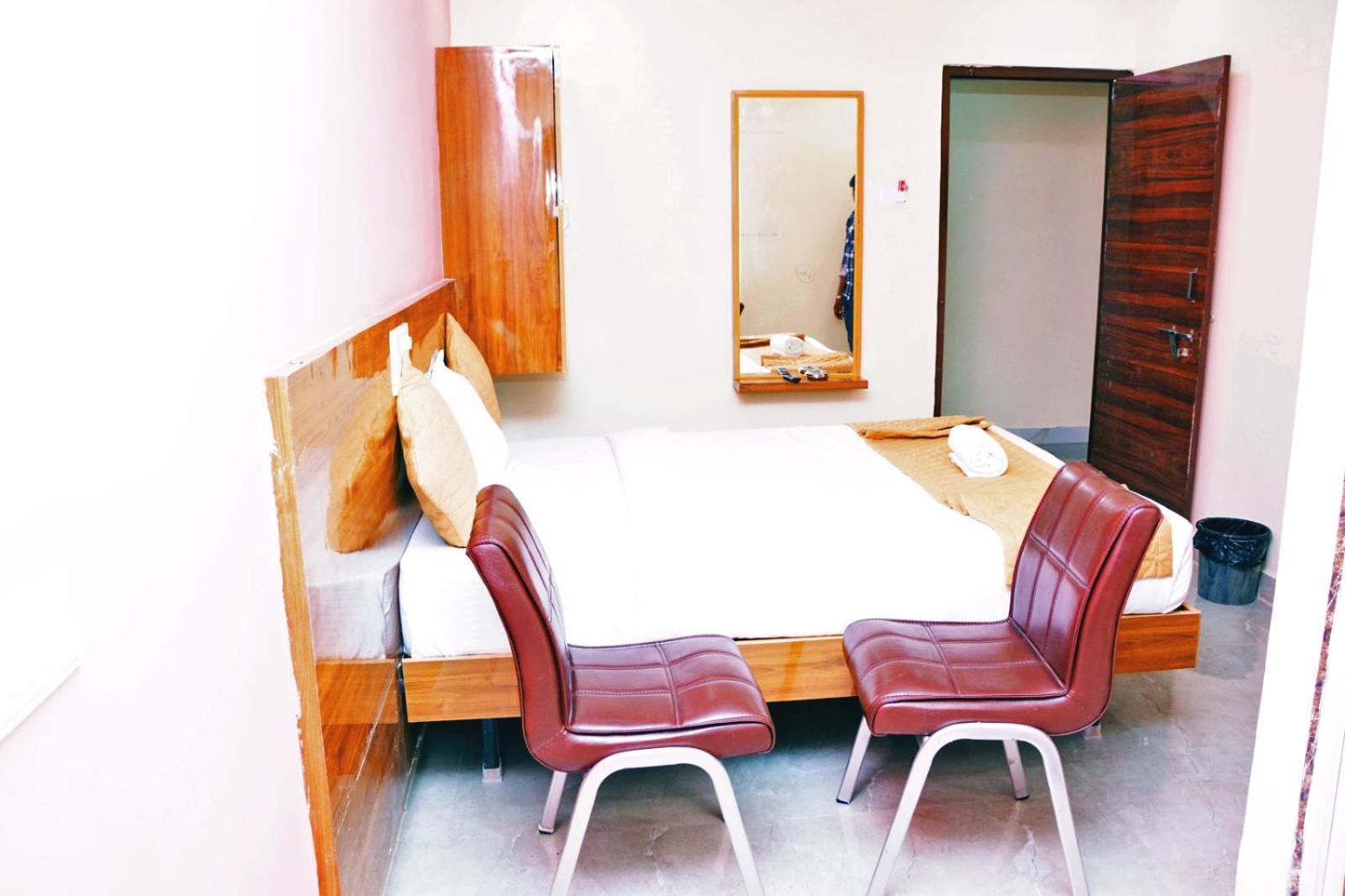 Udupi Deluxe Lodge Gulbarga Kalaburagi Exterior foto