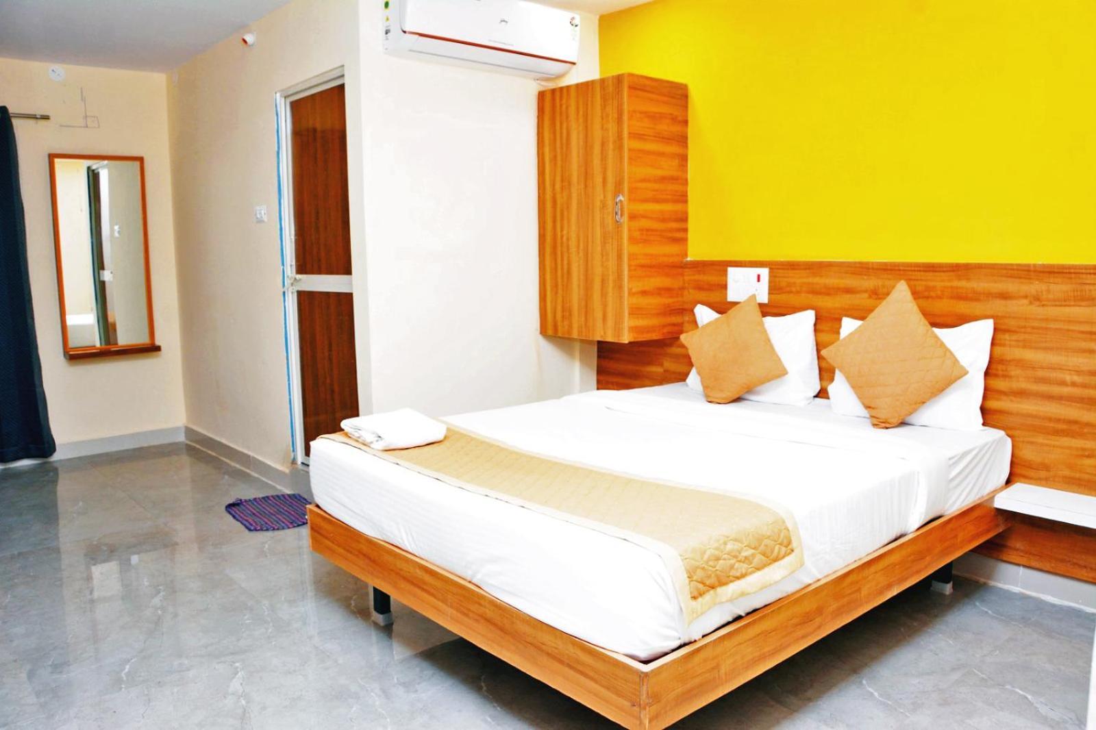 Udupi Deluxe Lodge Gulbarga Kalaburagi Exterior foto
