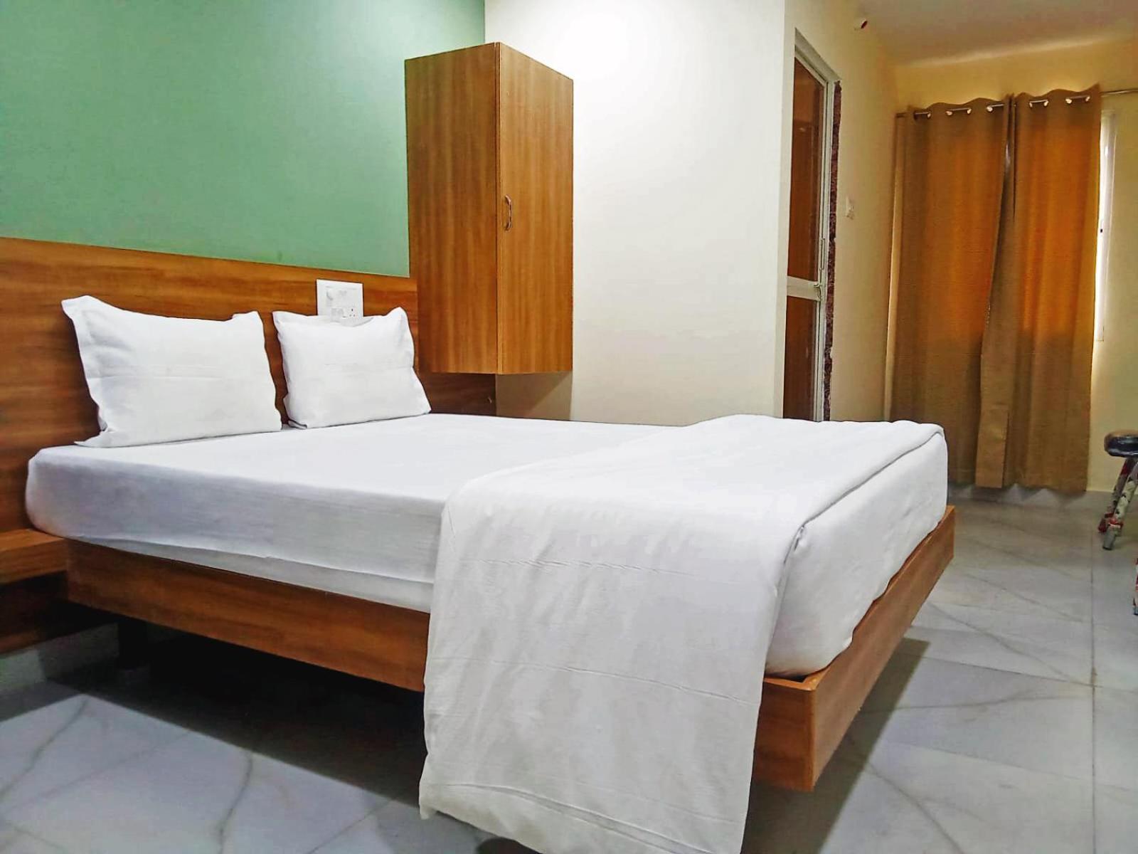 Udupi Deluxe Lodge Gulbarga Kalaburagi Exterior foto