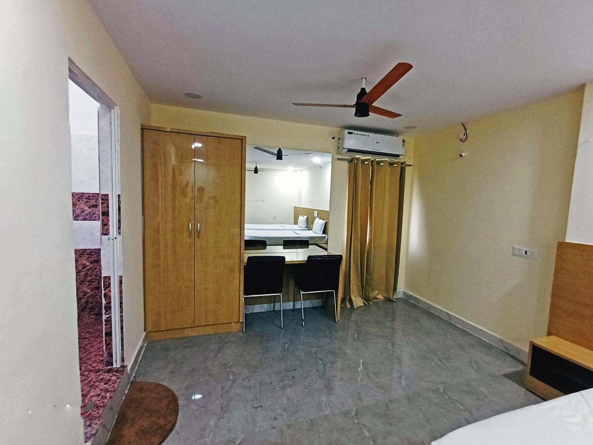 Udupi Deluxe Lodge Gulbarga Kalaburagi Exterior foto